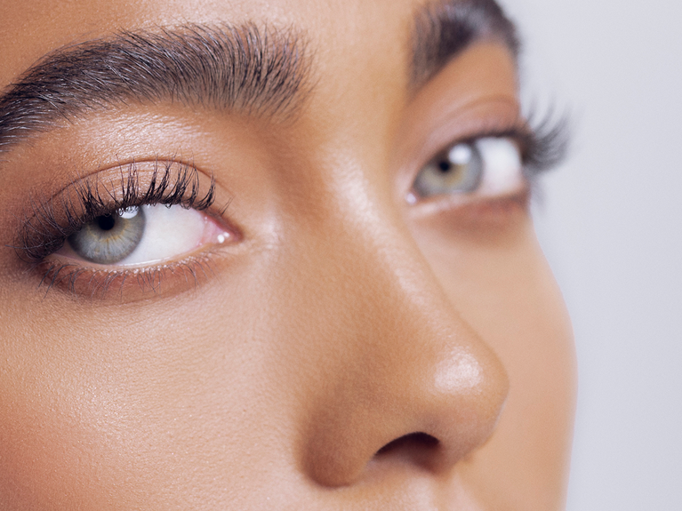 JE WIMPERS EN 'THE CURL EFFECT'